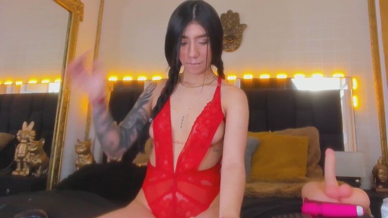 LuisaJay's Streamate show and profile