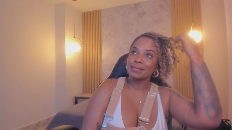 AyanaBrown's Streamate show and profile