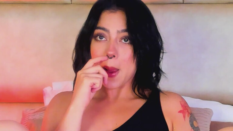TaniaRedd's Streamate show and profile