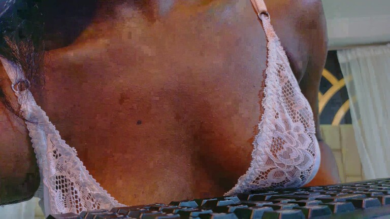 LunaRosel's Streamate show and profile