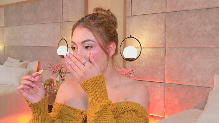 ArianaSole's Streamate show and profile