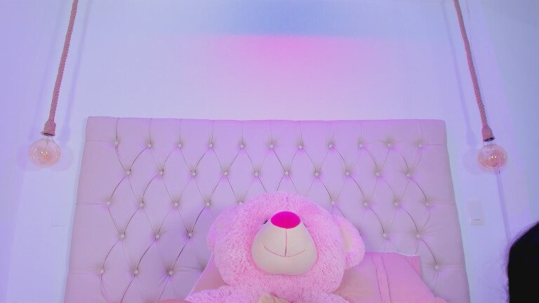 MichelleVain's Streamate show and profile