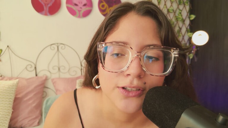 HaileyBunny_18's Streamate show and profile