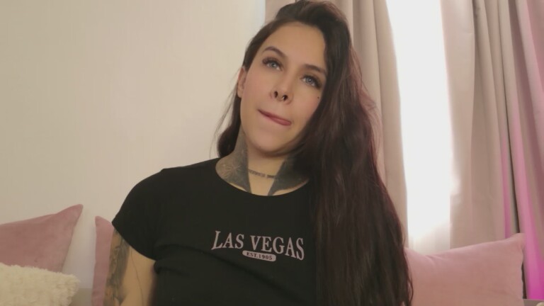 ItsEmmaa's Streamate show and profile