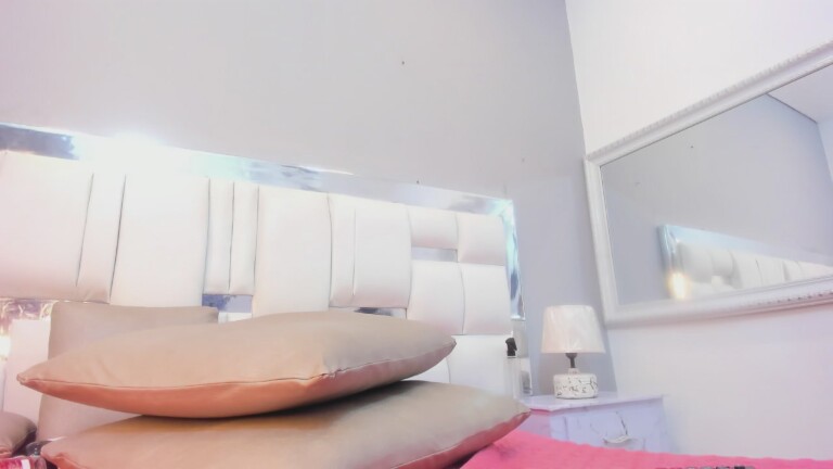 EvaJohhnss's Streamate show and profile