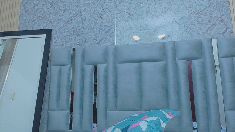 miss_paula's Streamate show and profile