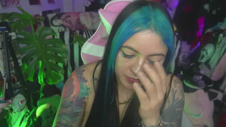 AliceSimpson's Streamate show and profile