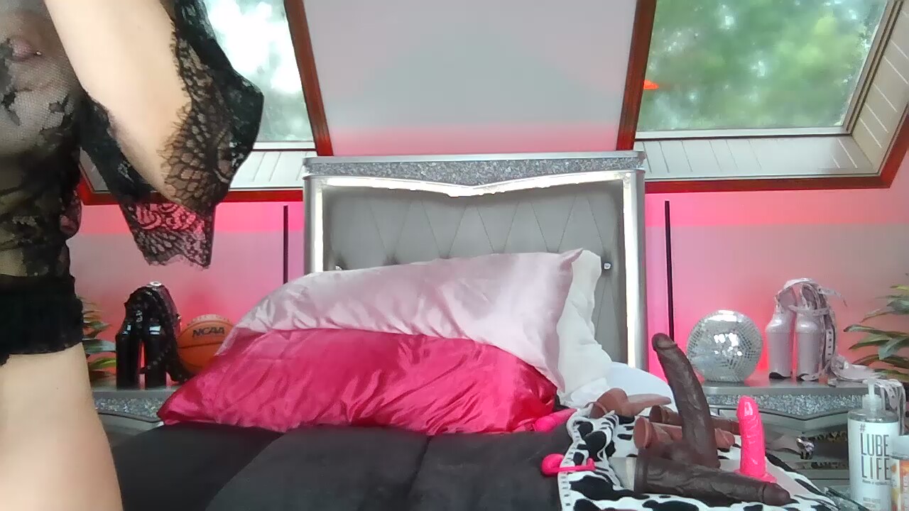 SkyeHotwife