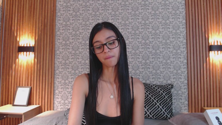 Charlotte_18's Streamate show and profile