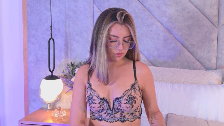 IsaRose's Streamate show and profile