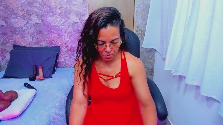 MatureePure's Streamate show and profile