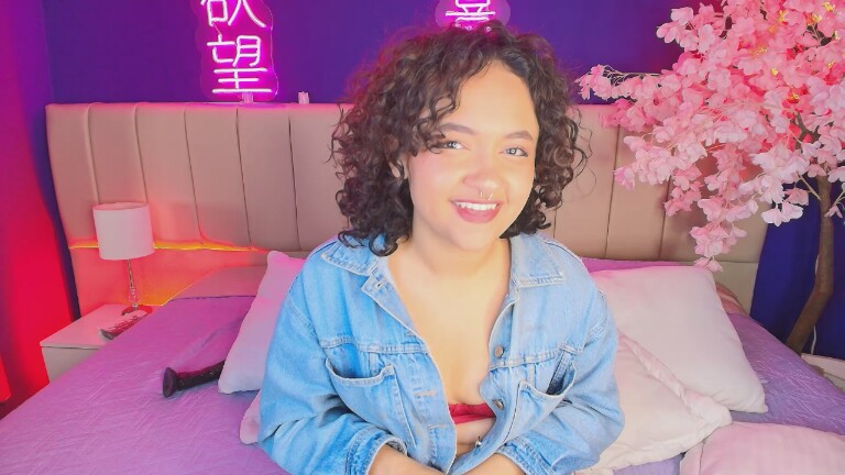 ZarahRosse's Streamate show and profile