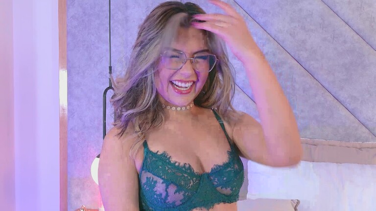 IsaRose's Streamate show and profile