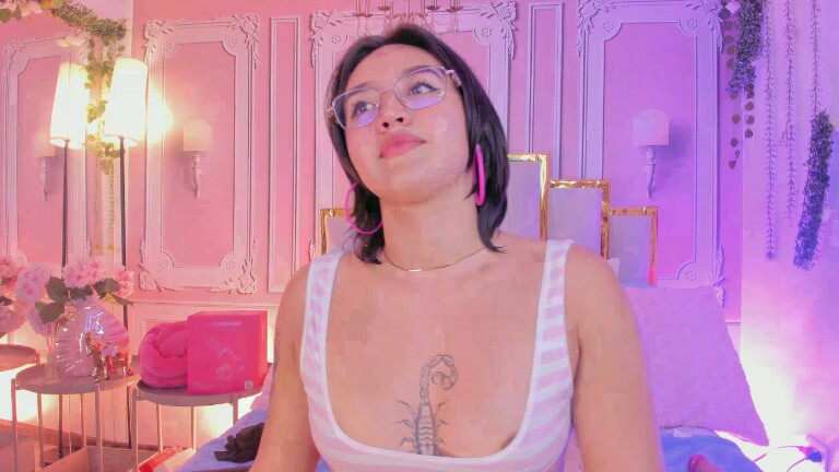 NaraSuarez's Streamate show and profile