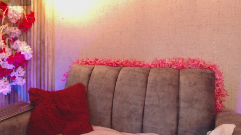 DiazMia_s's Streamate show and profile