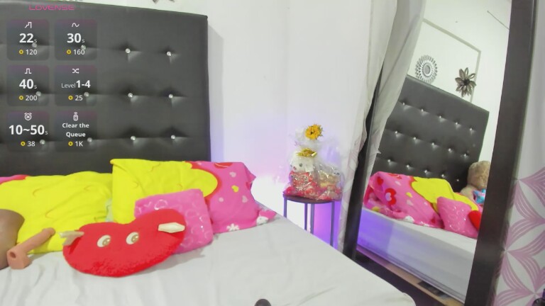 SarahLowe's Streamate show and profile