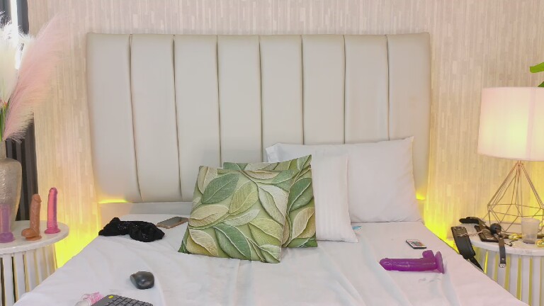 KittiLugo's Streamate show and profile