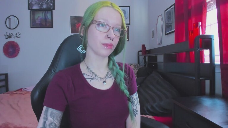 NikkiVill's Streamate show and profile