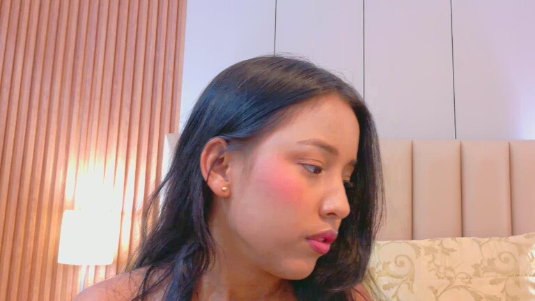 BellaHale's Streamate show and profile