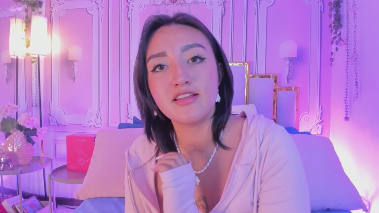 NaraSuarez's Streamate show and profile