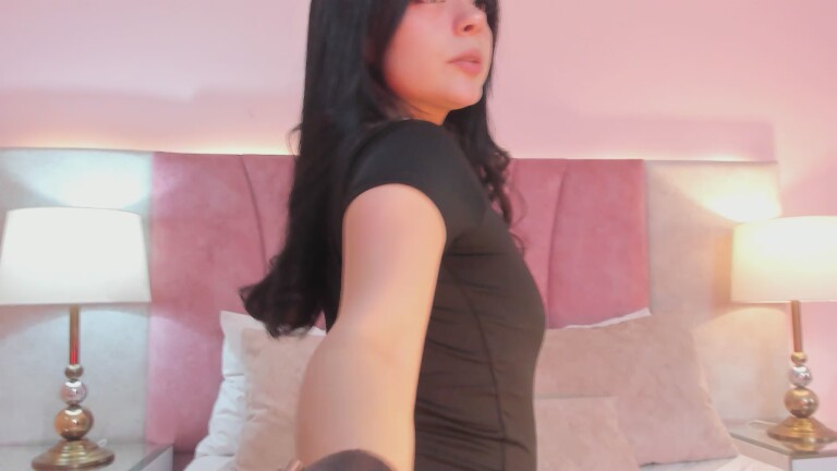 EmmaWeest's Streamate show and profile