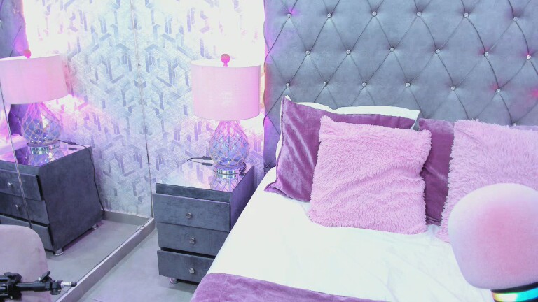 MaddieWaves's Streamate show and profile