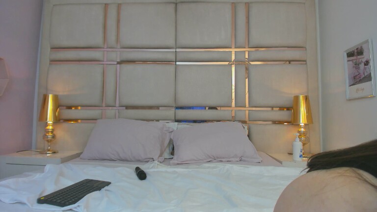 IsabellSanz's Streamate show and profile