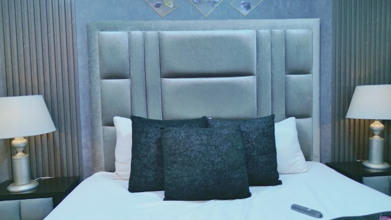 LolaMonroee's Streamate show and profile