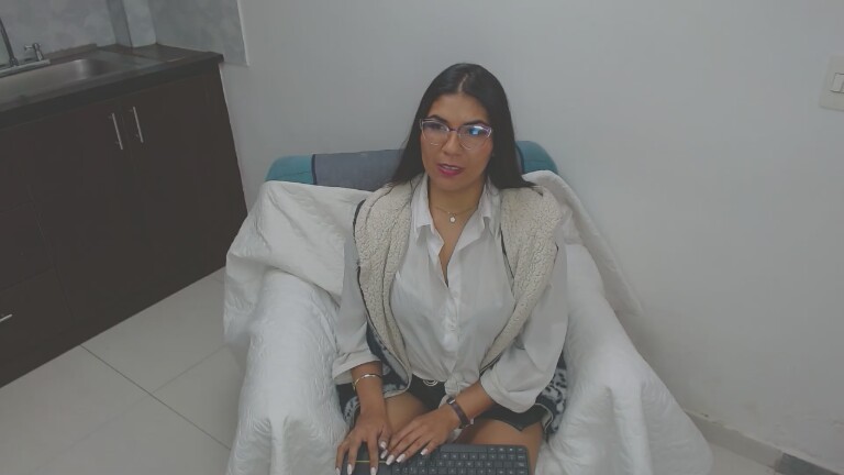 LunaDumont's Streamate show and profile