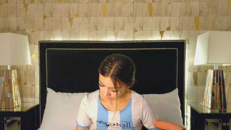 HollyLincon's Streamate show and profile