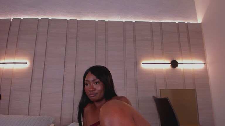 IvonneBrunettee's Streamate show and profile