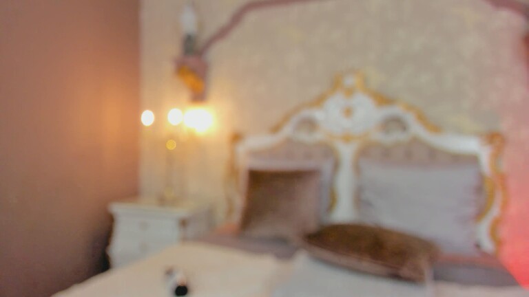 ZuzanHoll's Streamate show and profile