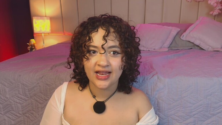 ZarahRosse's Streamate show and profile