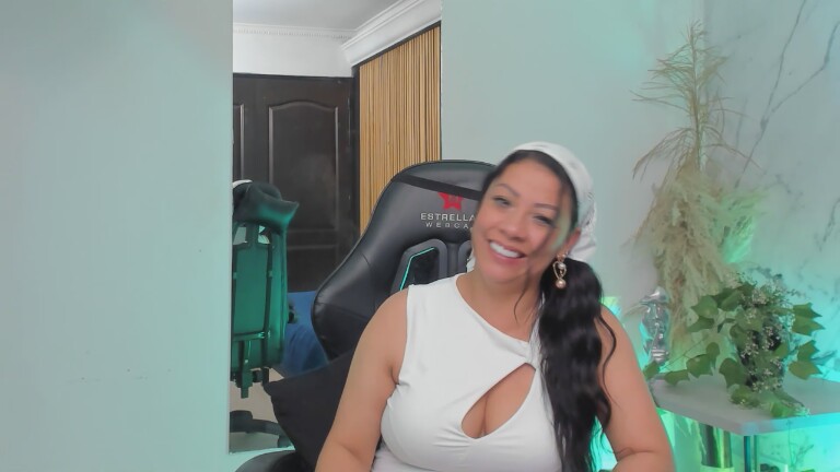 ViolettaThonsomS's Streamate show and profile