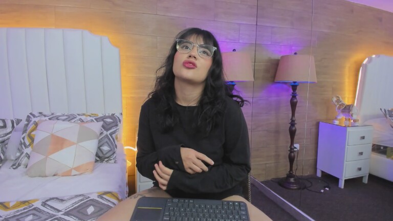 AliceeCarther's Streamate show and profile