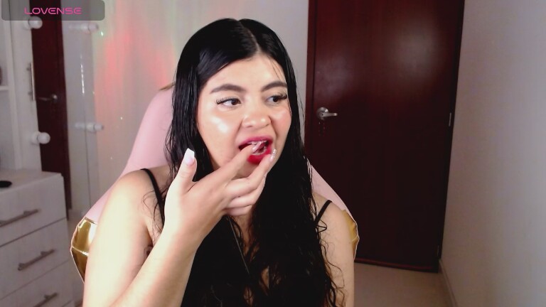 mila_paris's Streamate show and profile