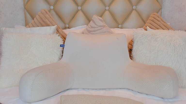 MiaaCaastro's Streamate show and profile