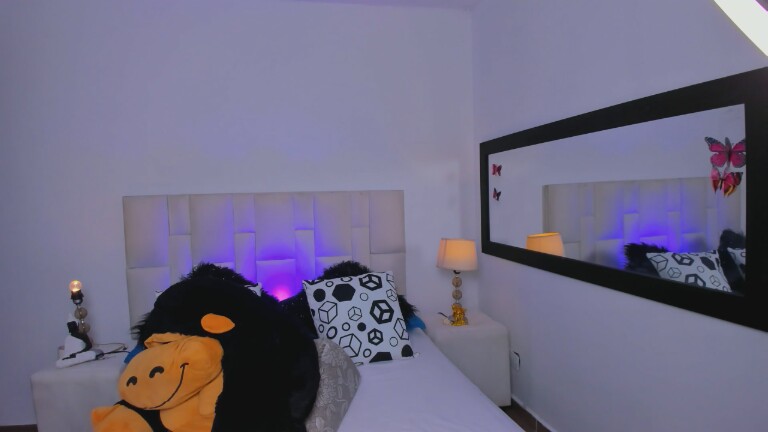 chantalmorriso's Streamate show and profile